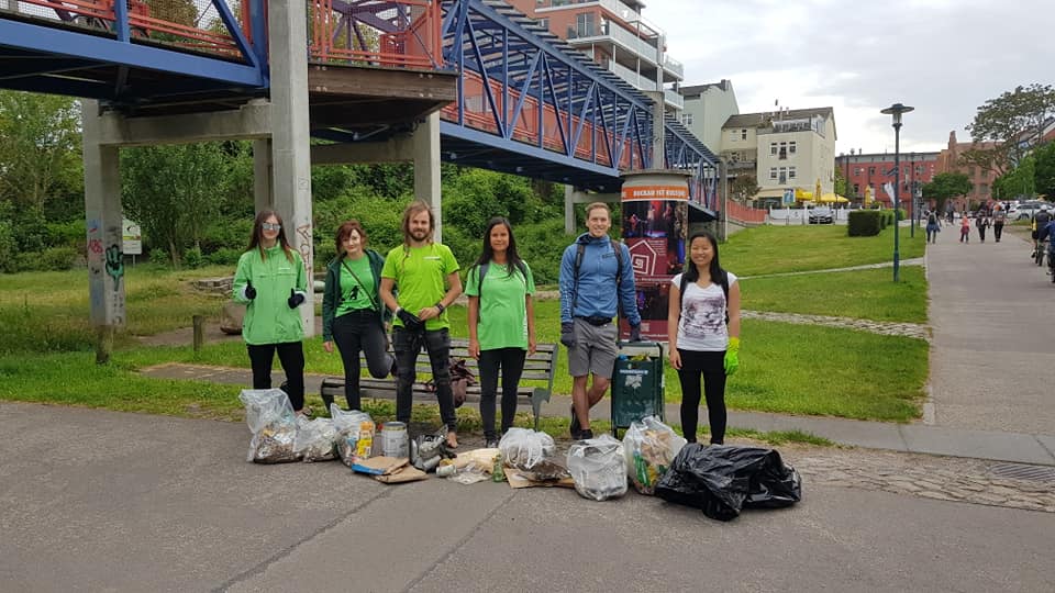 Greenpeace Müllsammelaktion Neue Neustadt in Magdeburg (Sachsen Anhalt)